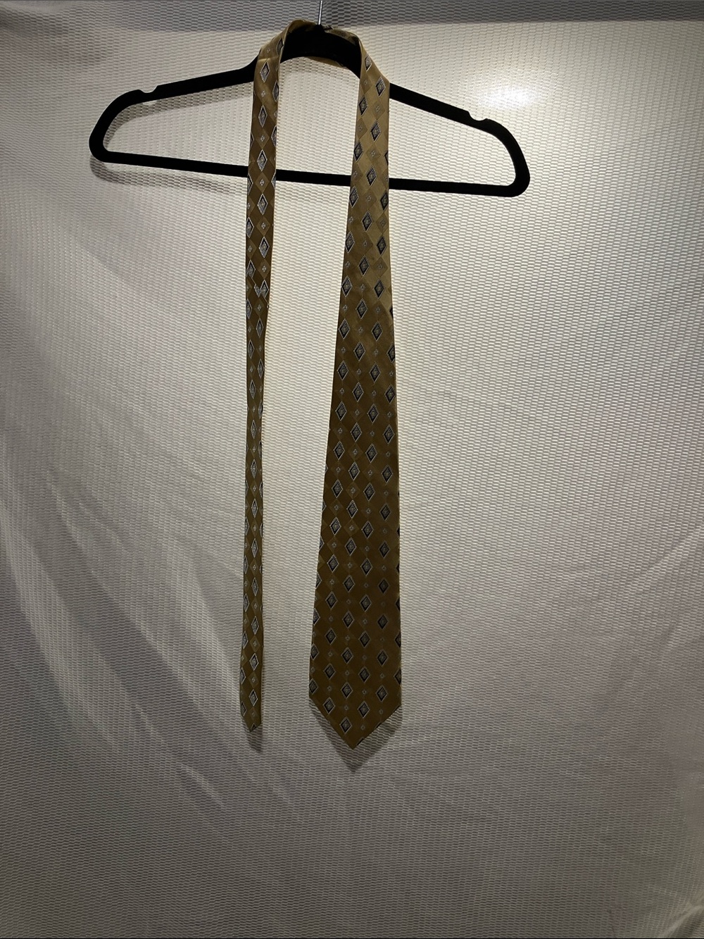 Men's Geometric Diamond Silk-Feel Tie in Gold